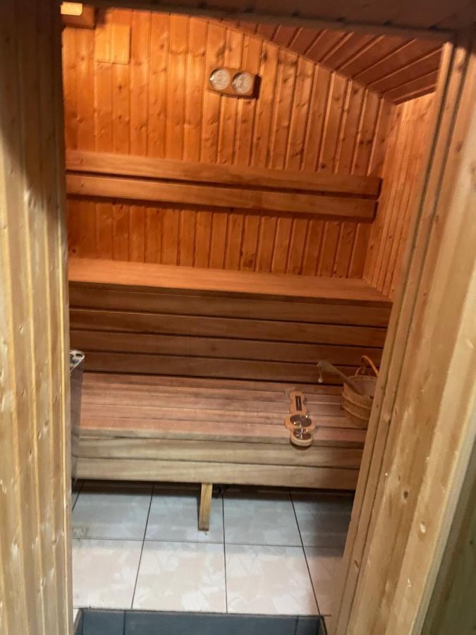 Centrum Wellness Hostel 德布勒森 外观 照片