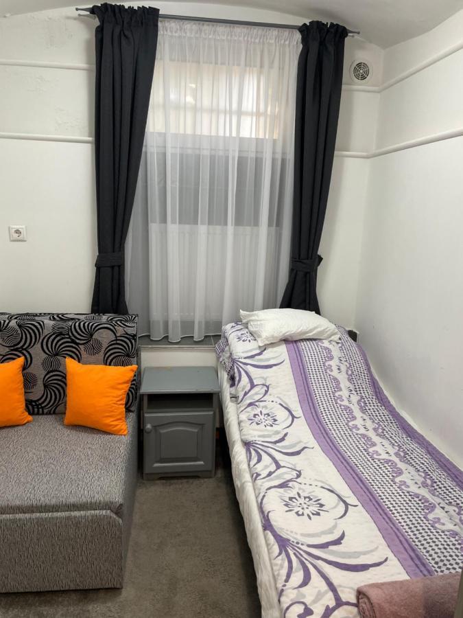 Centrum Wellness Hostel 德布勒森 外观 照片
