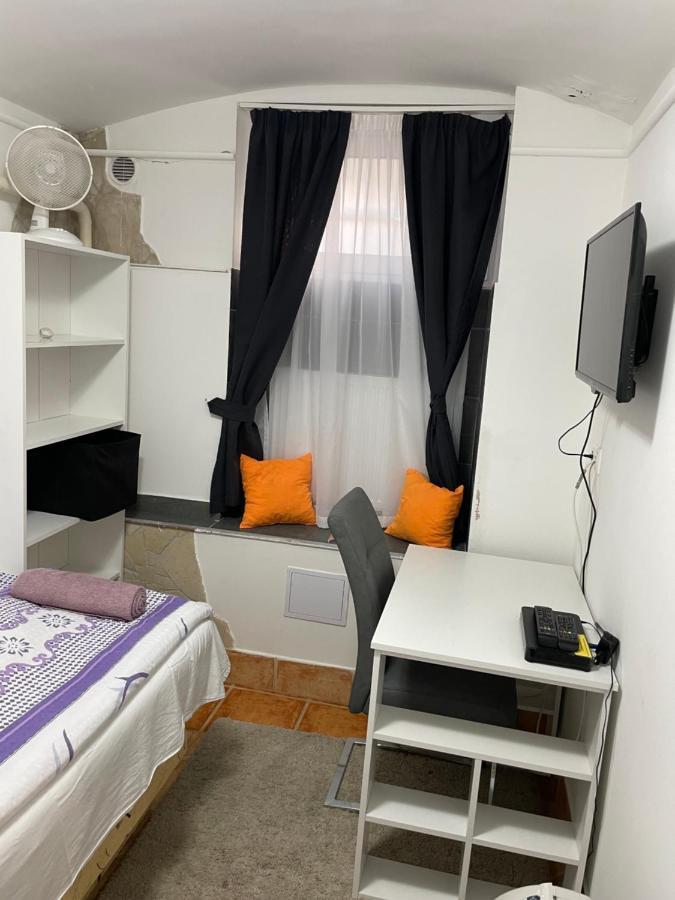 Centrum Wellness Hostel 德布勒森 外观 照片