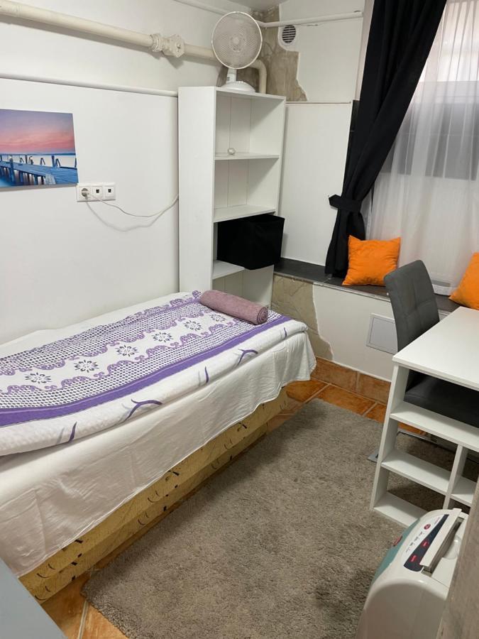 Centrum Wellness Hostel 德布勒森 外观 照片
